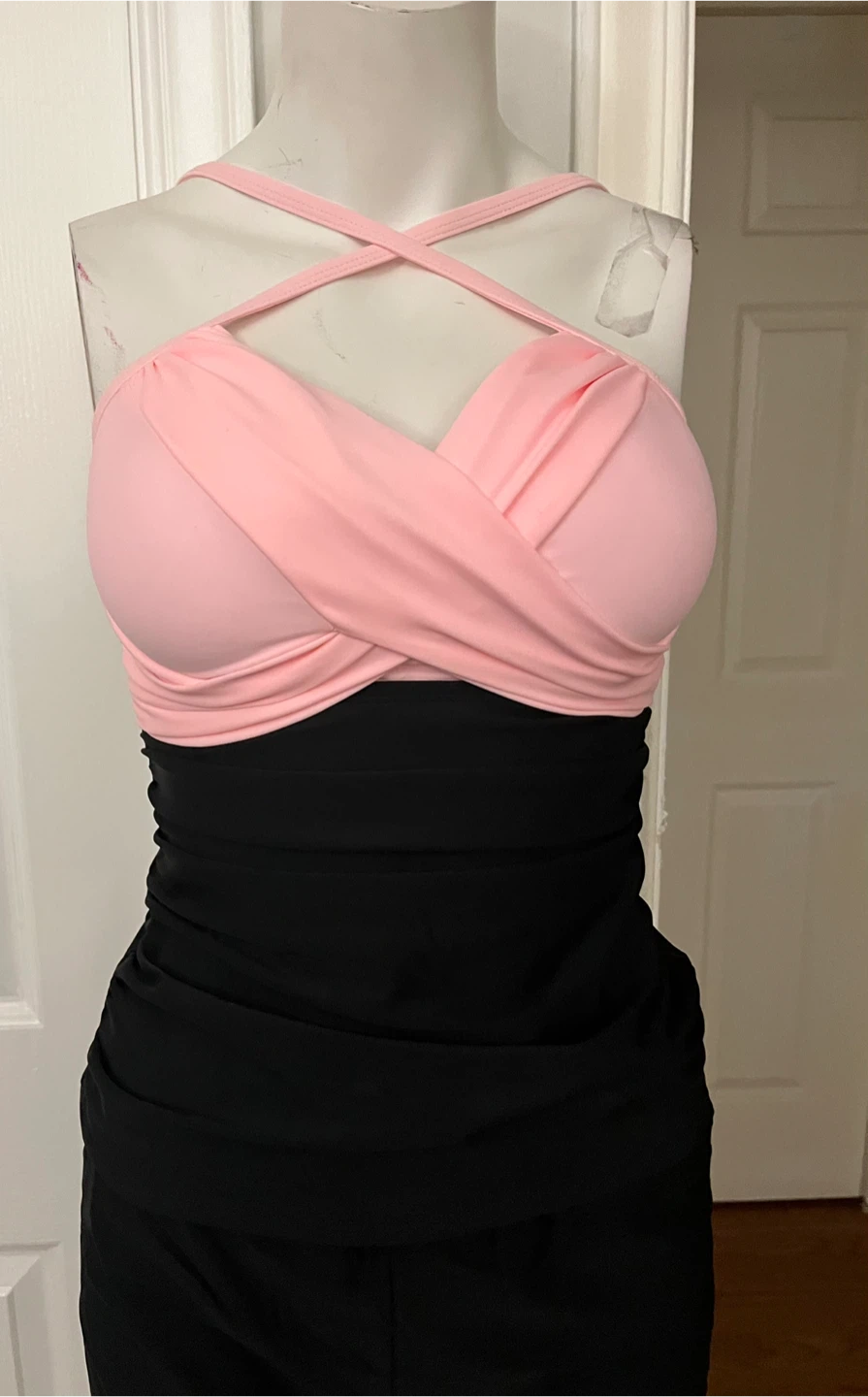 Hilor Pink & Black Halter Swimsuit Size 8 - photo 2