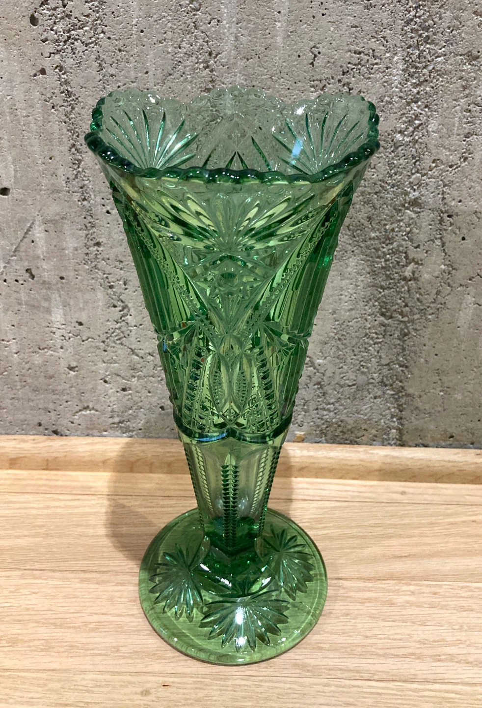 VTG Green 10" Trumpet Vase EAPG Depression Glass Art Deco - photo 3