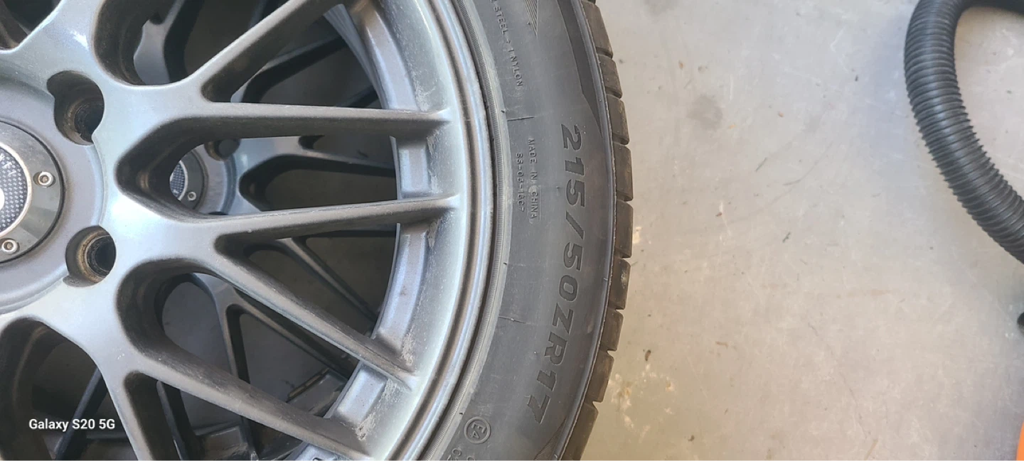 Car tires 215/50ZR17 with rims - photo 2