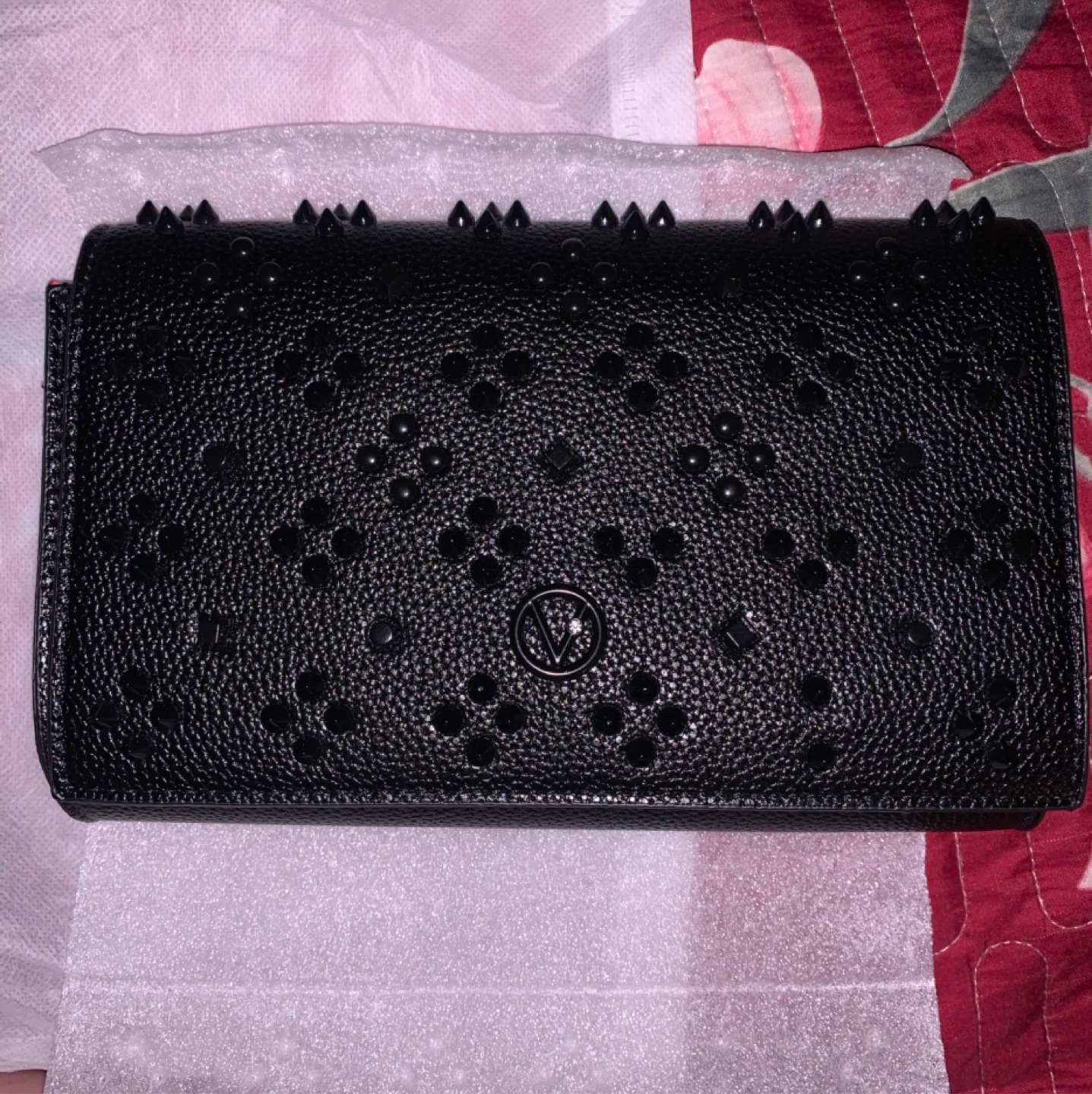 Black rivet embellished evening clutch with chain strap - photo 3