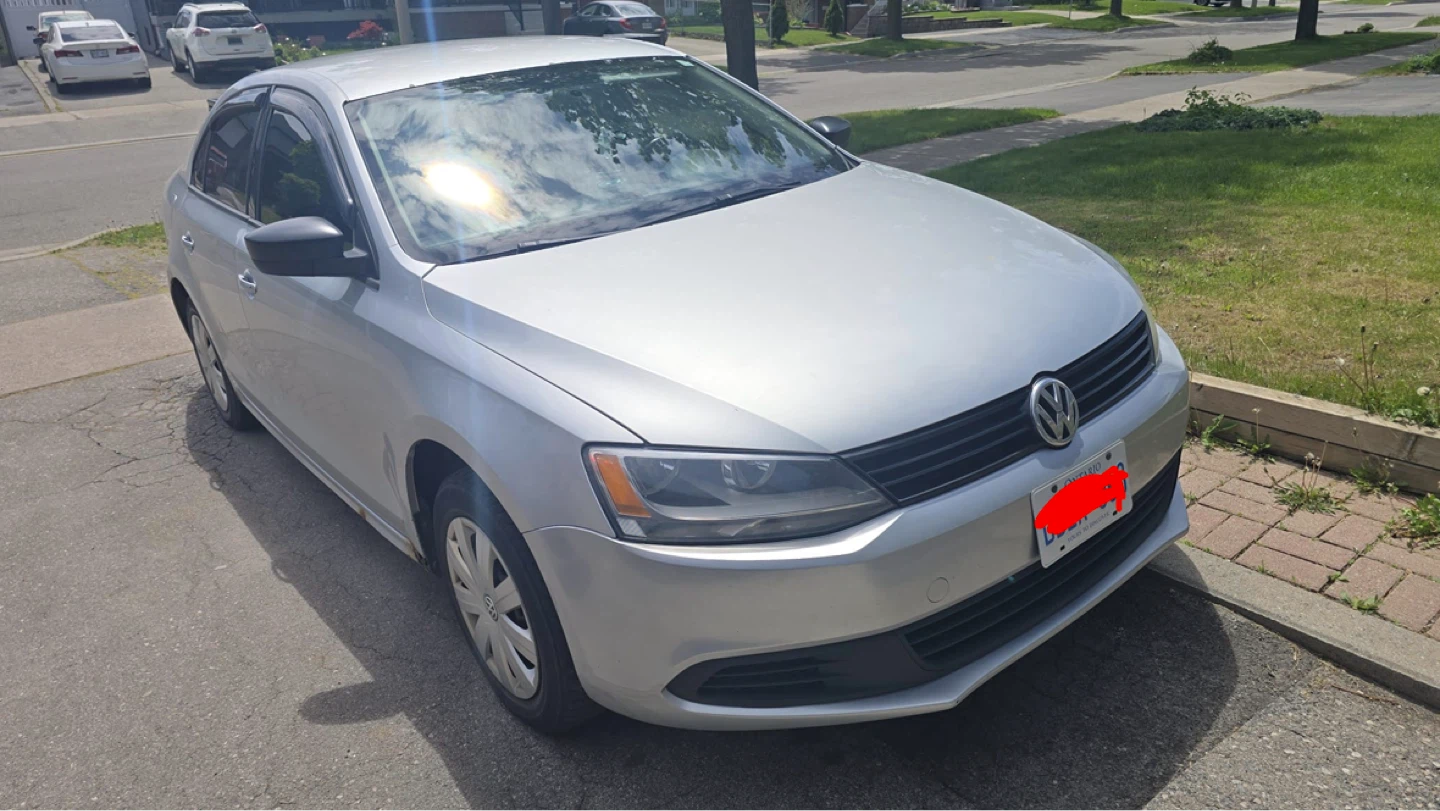 Volkswagen Jetta Sedan - Silver