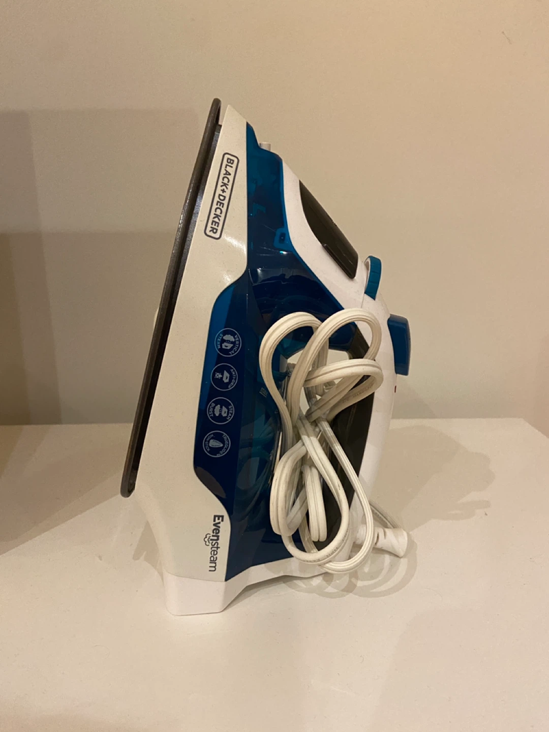 BLACK+DECKER Compact Ironing Board and Steam Iron - photo 2
