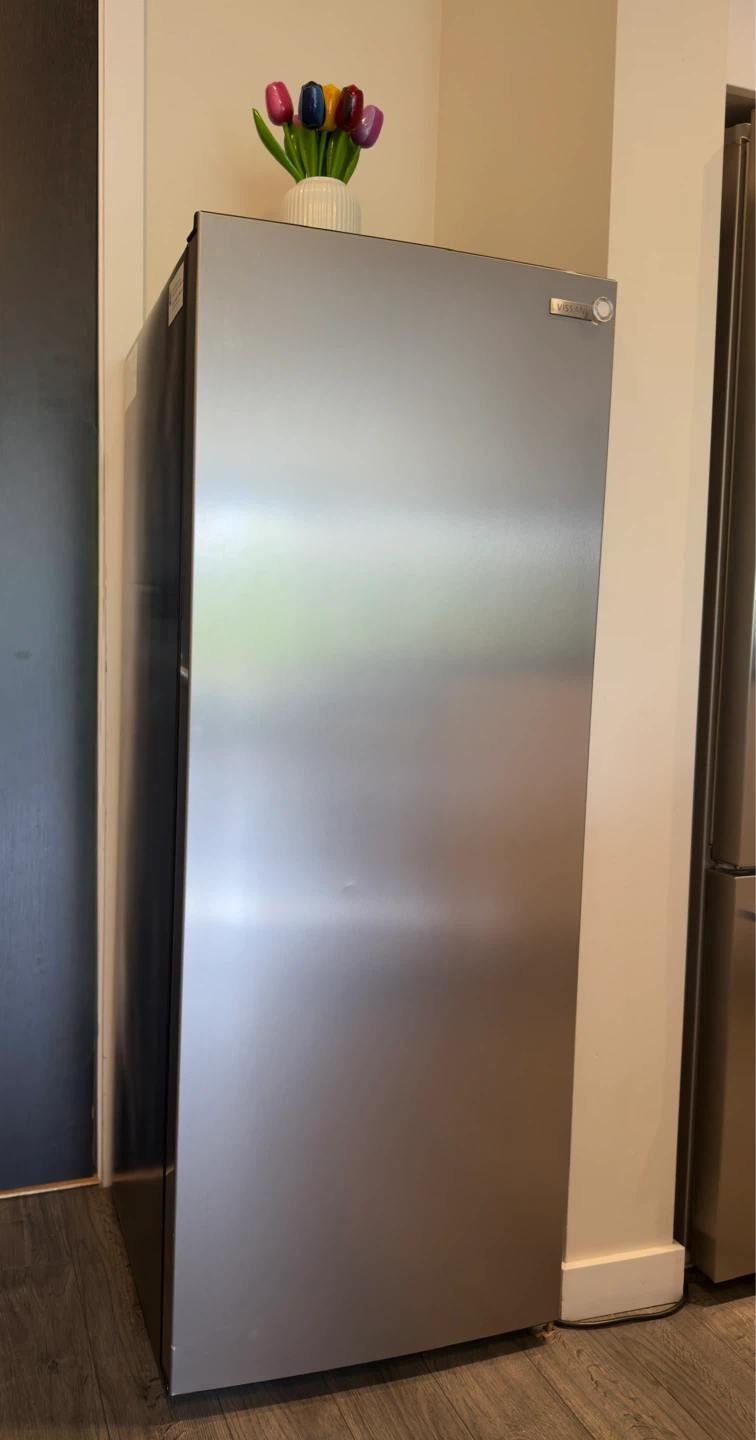 VISSANI Upright refrigerator /Freezer 6.9 cu ft