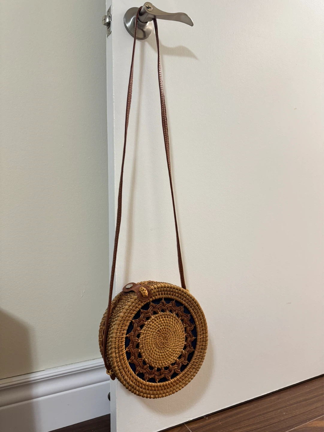 Round Rattan Crossbody Bag - photo 2