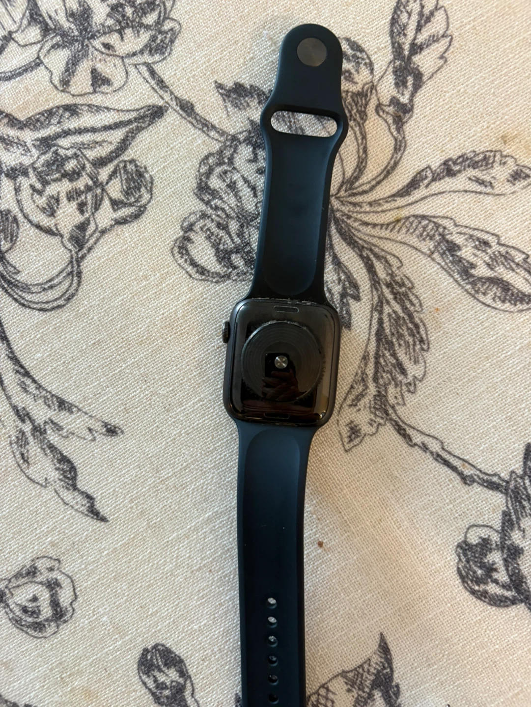 Apple Watch SE with charger included - photo 4