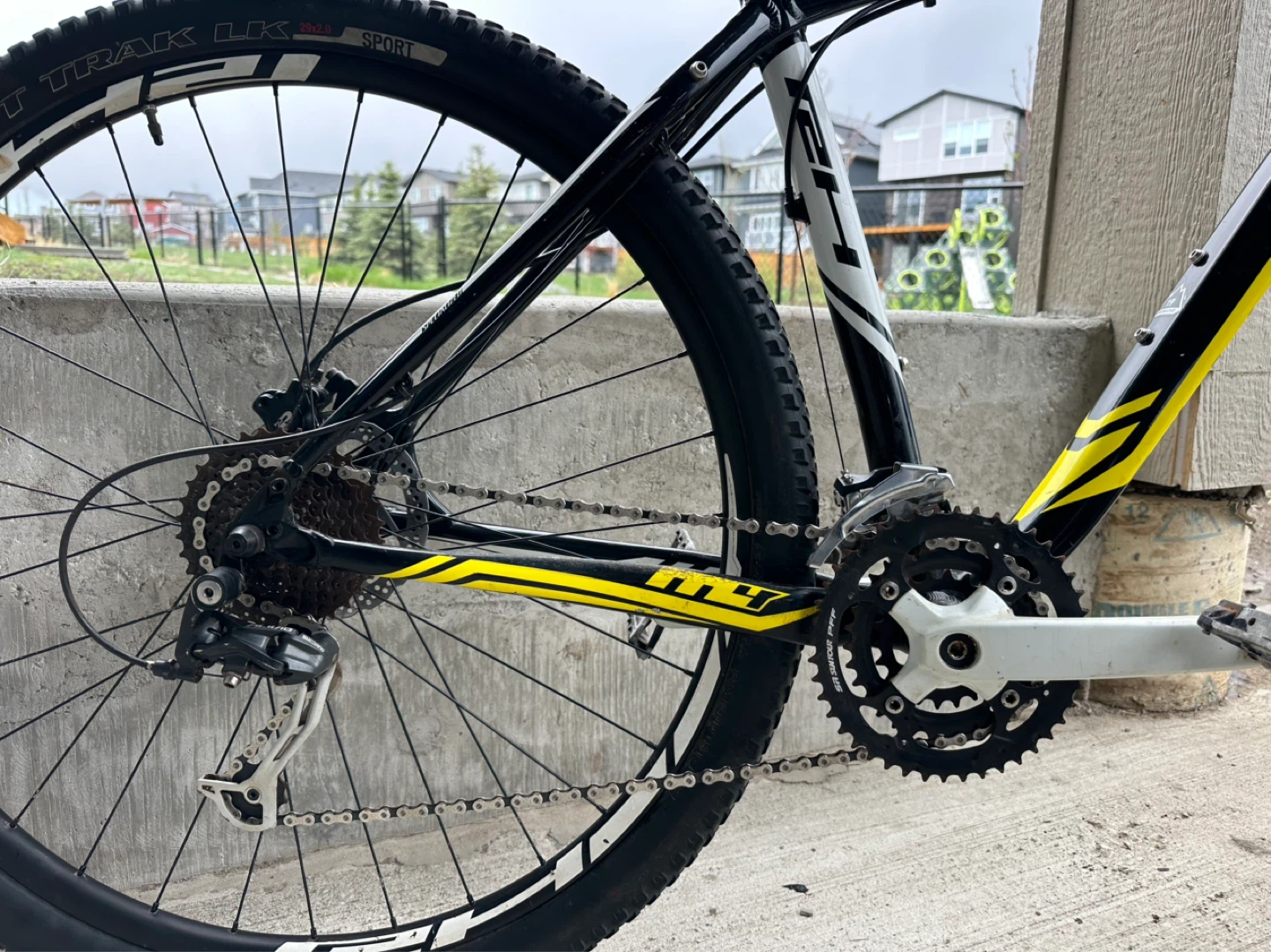 Specialized Rockhopper Sport Mountain Bike - photo 3