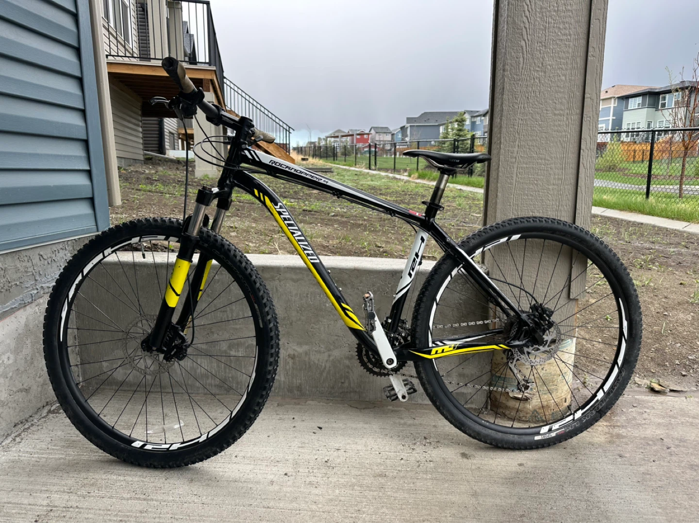Specialized Rockhopper Sport Mountain Bike - photo 4