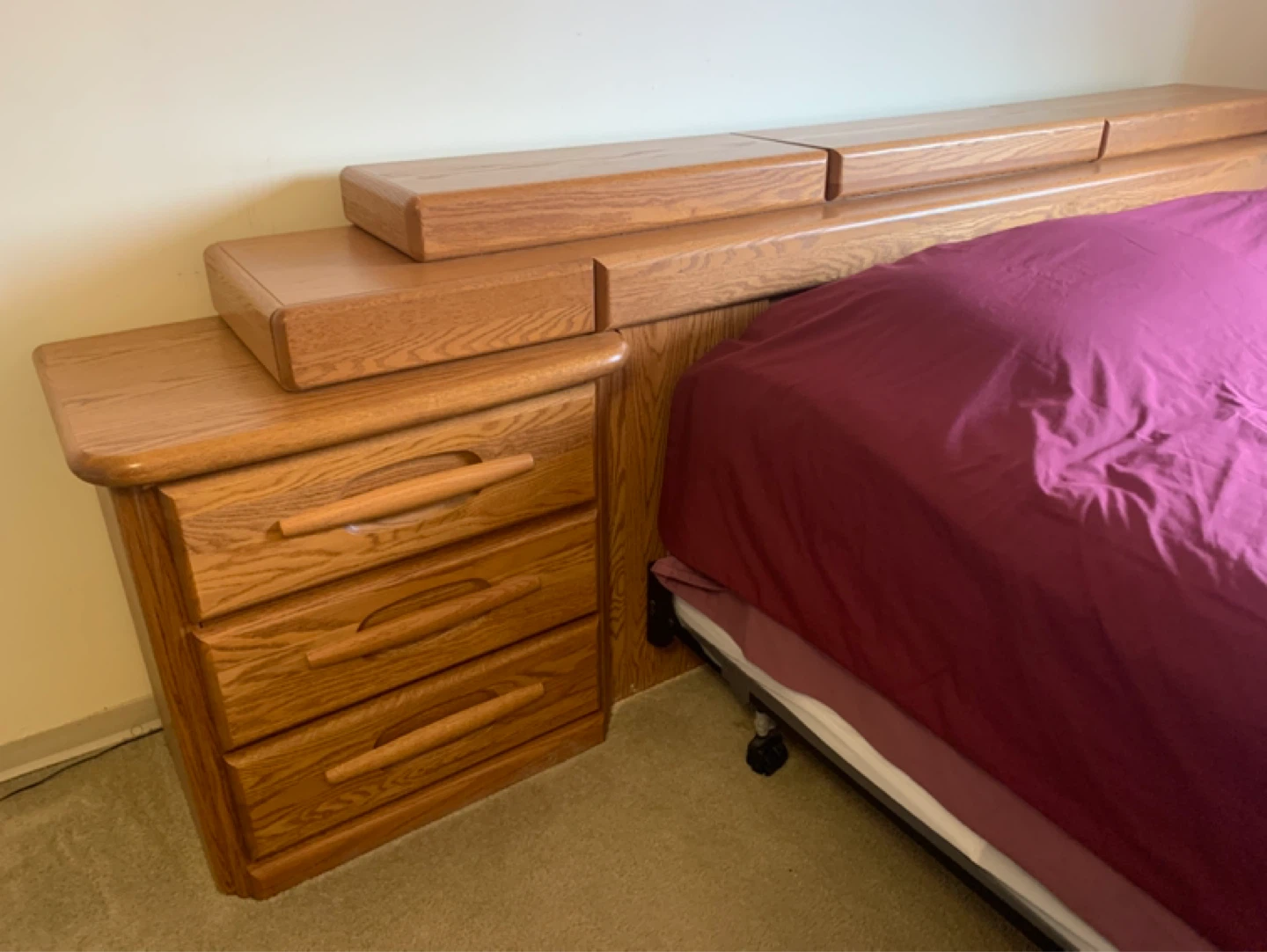PALLISER QUEEN BED. MOVING! - photo 3