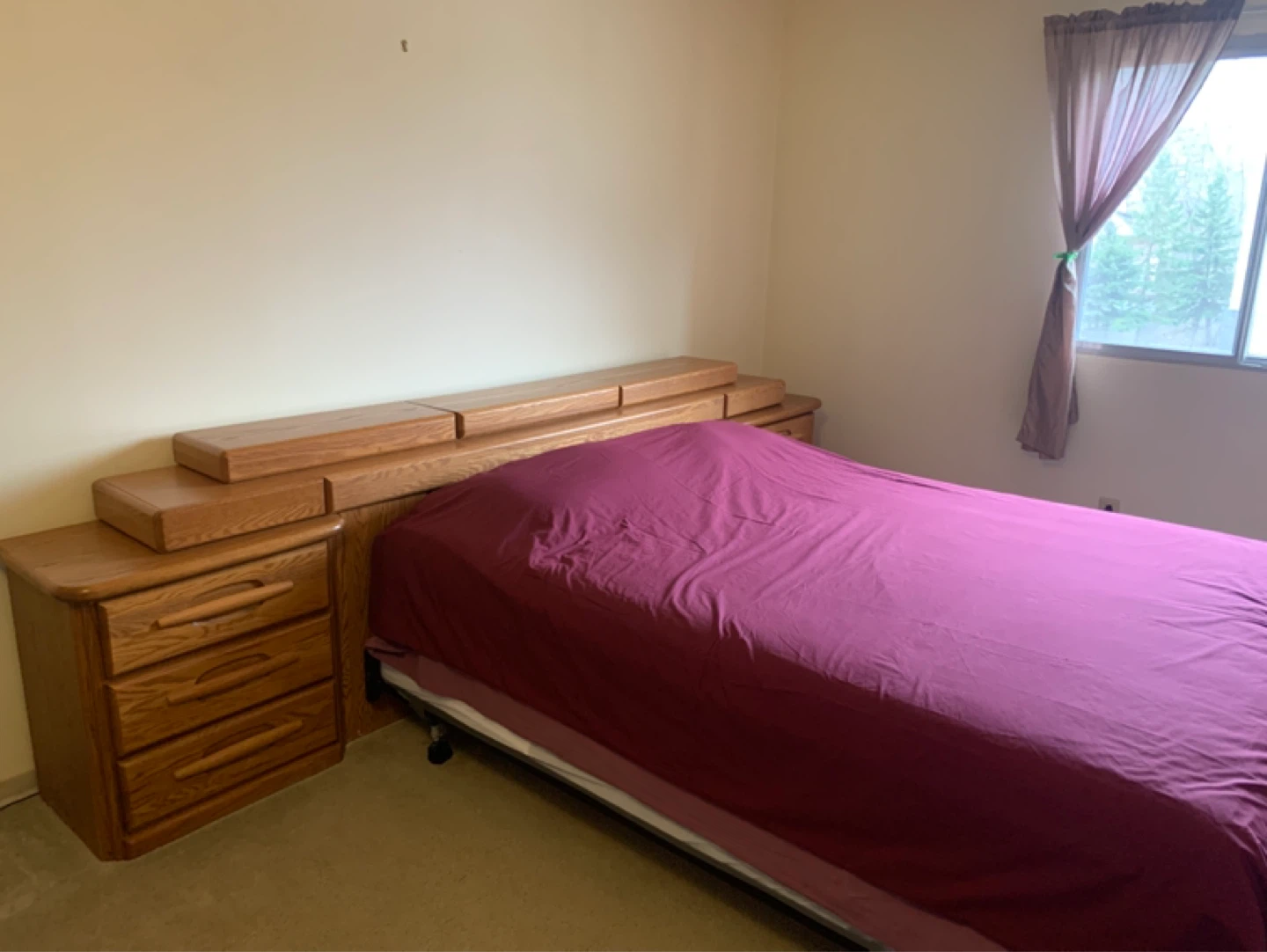 PALLISER QUEEN BED. MOVING! - photo 2