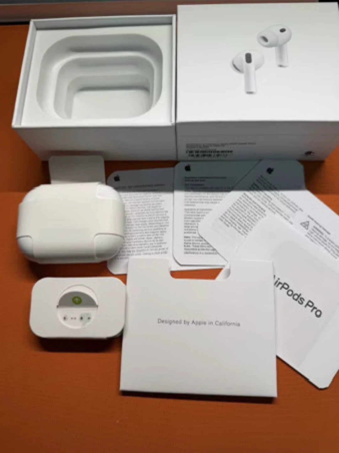 Apple AirPods Pro 3rd Gen - photo 2