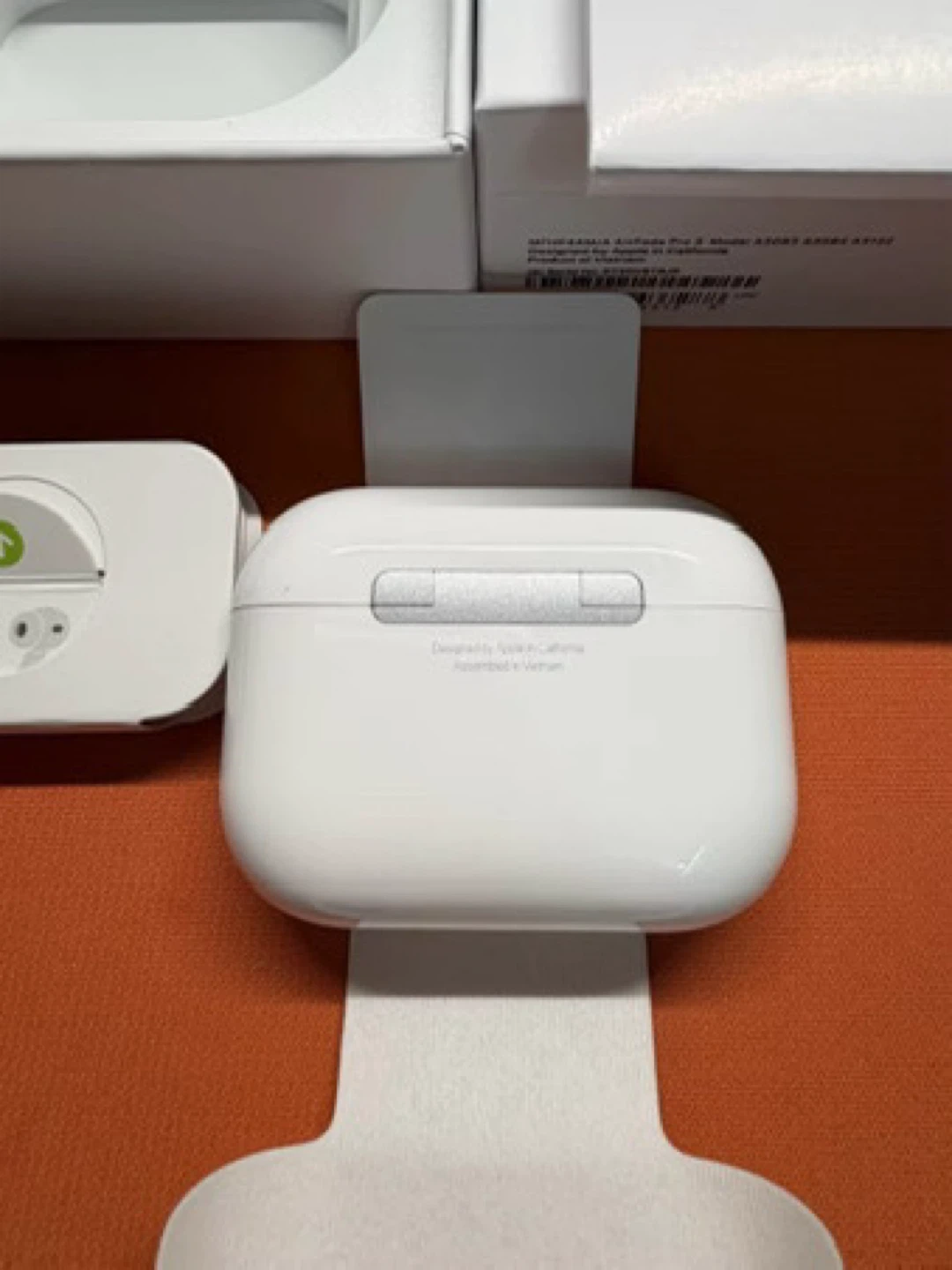 Apple AirPods Pro 3rd Gen - photo 4