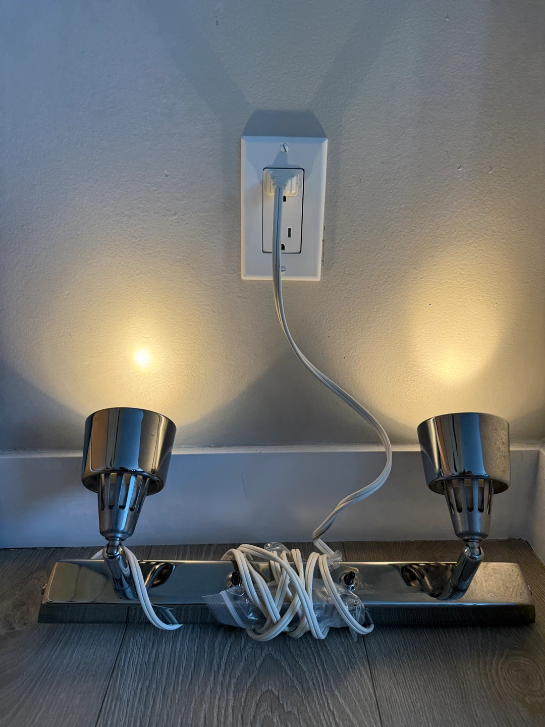 2-Light adjustable spotlight bar - photo 4