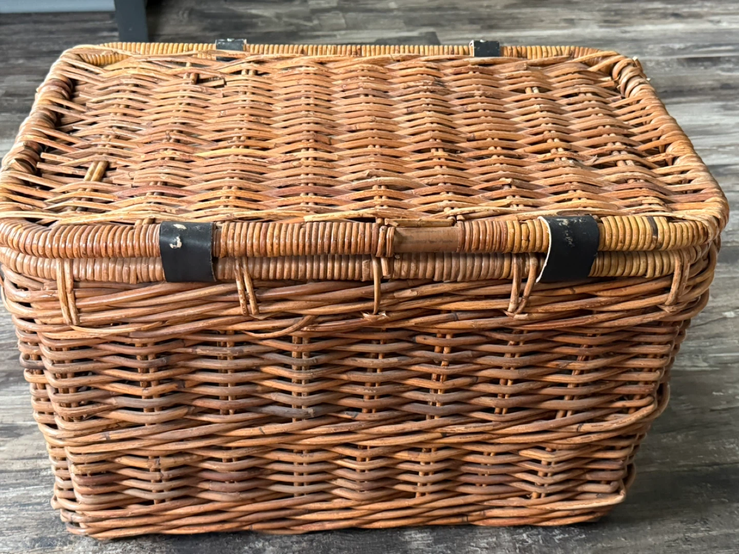 Vintage Wicker Chest - photo 3