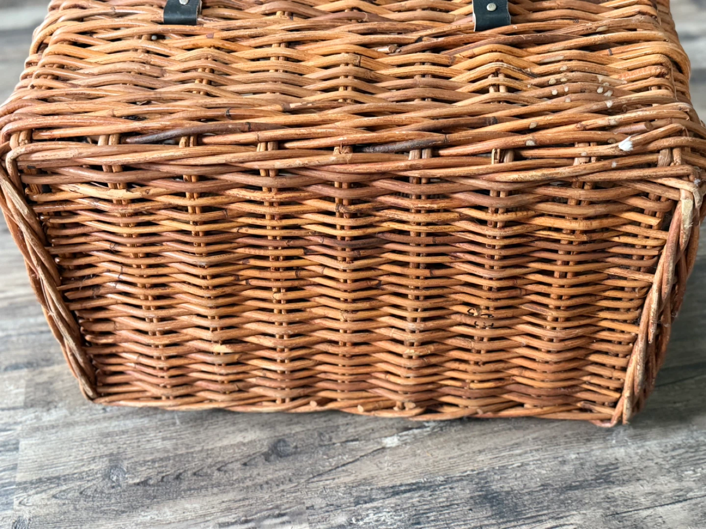 Vintage Wicker Chest - photo 5