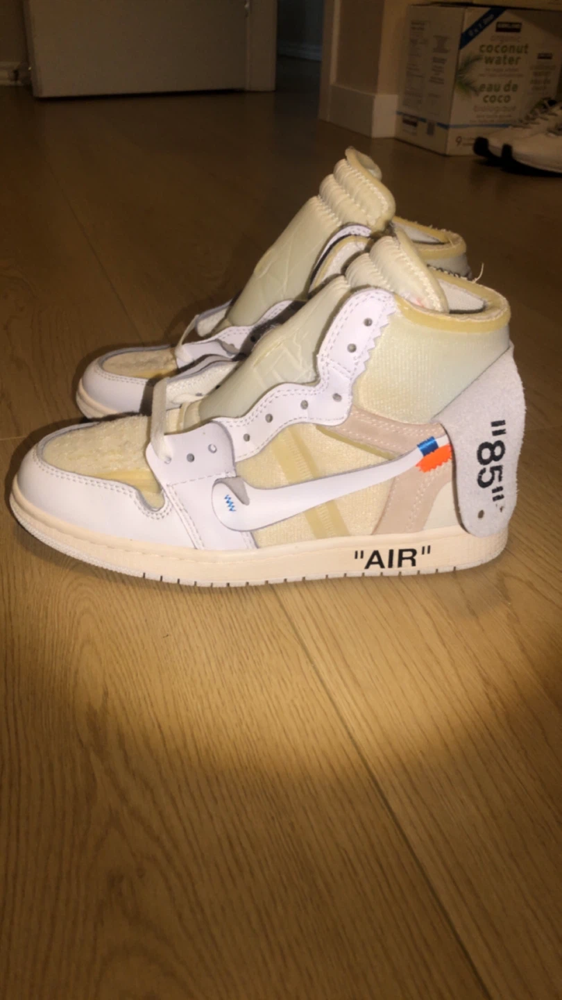 Off-White x Nike Air Jordan 1 Retro OG Sneakers