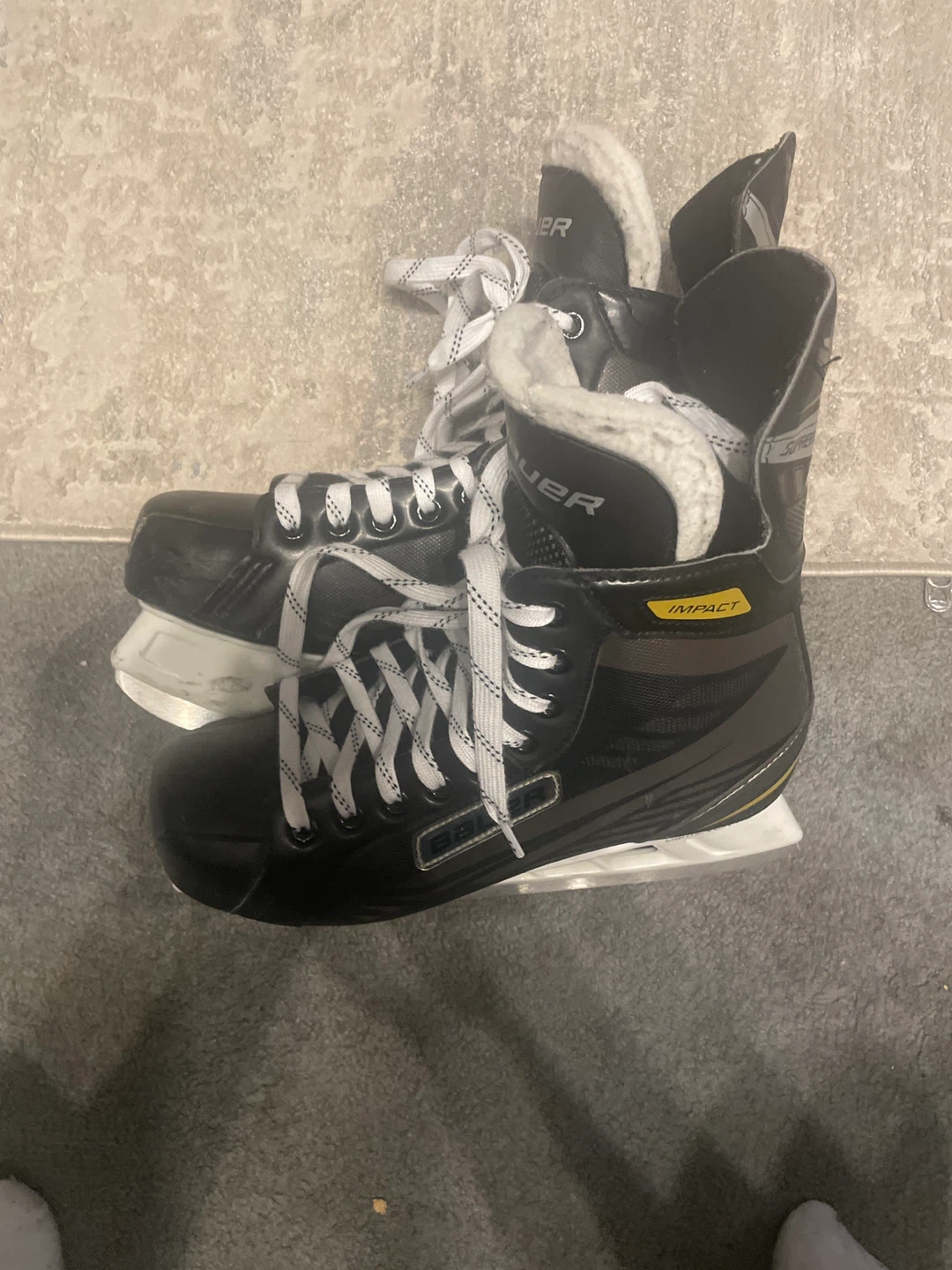 Bauer Impact Ice Skates Size 9R