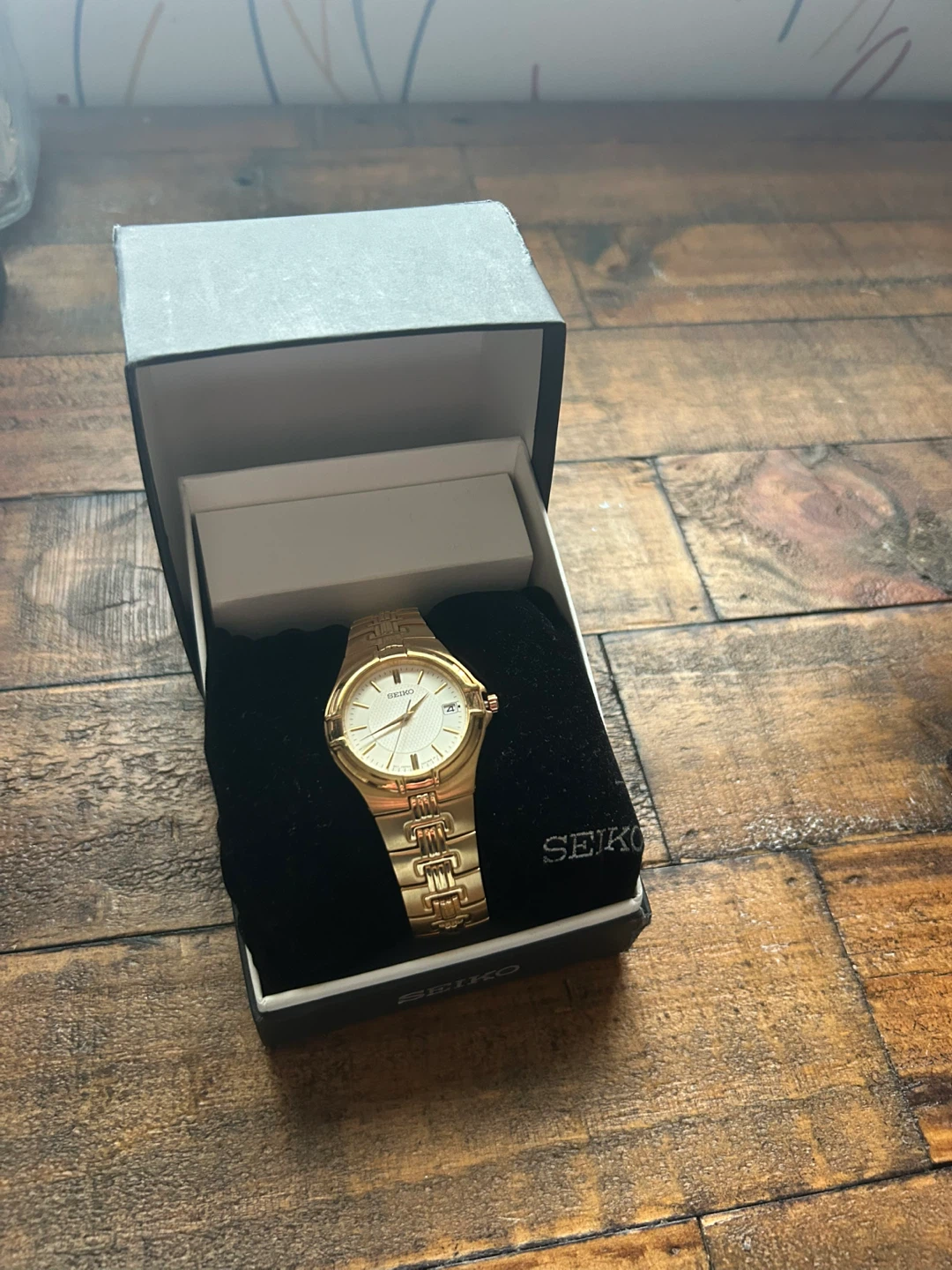 Seiko Women's Gold Tone Watch - photo 3