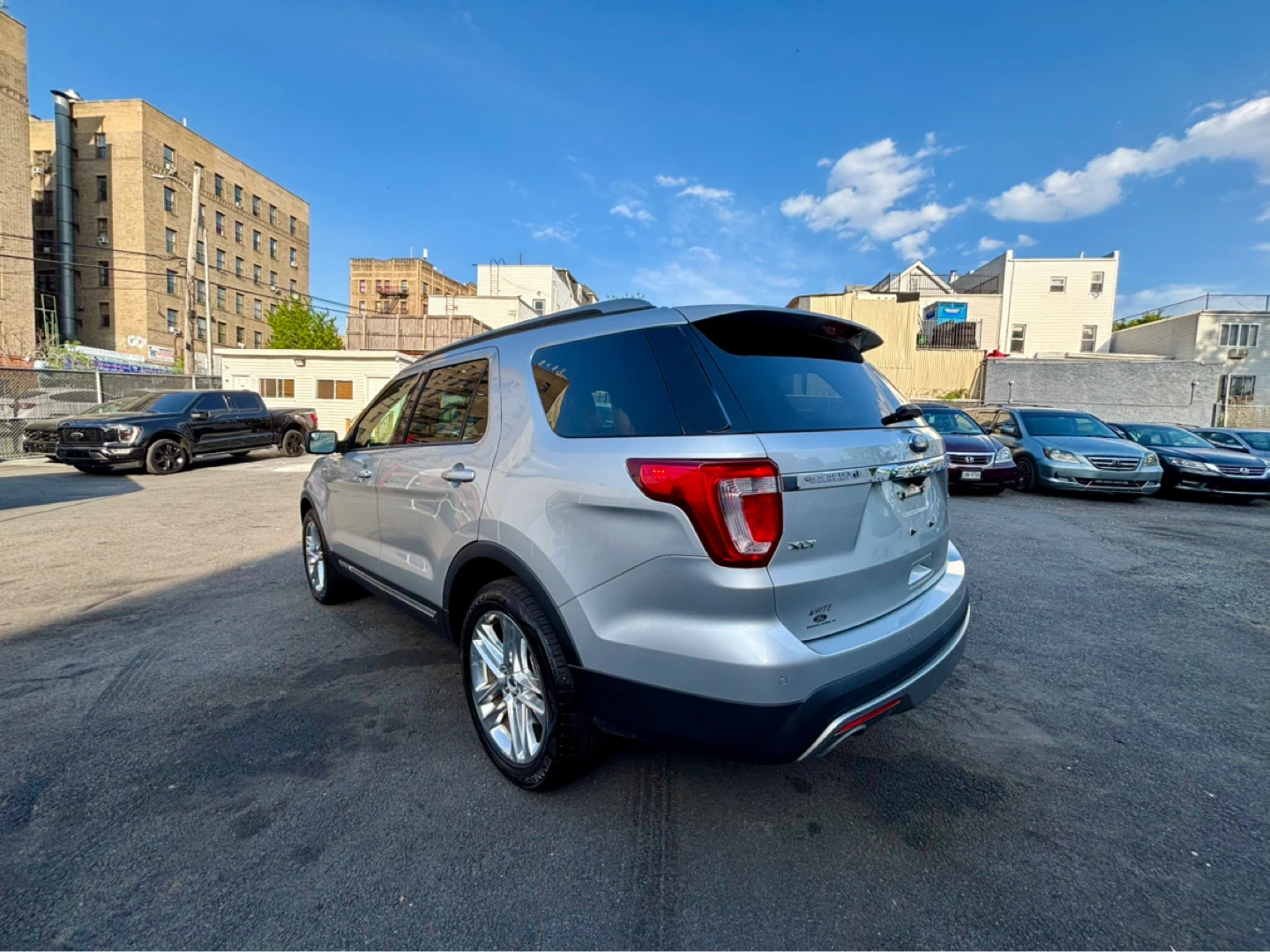 2016 Ford Explorer XLT Silver - photo 3