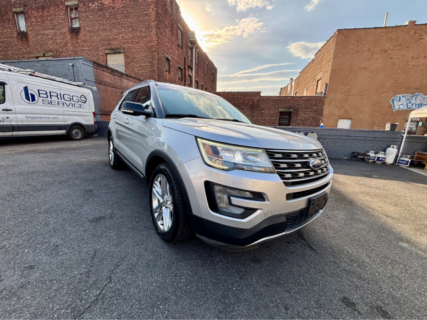2016 Ford Explorer XLT Silver - photo 2