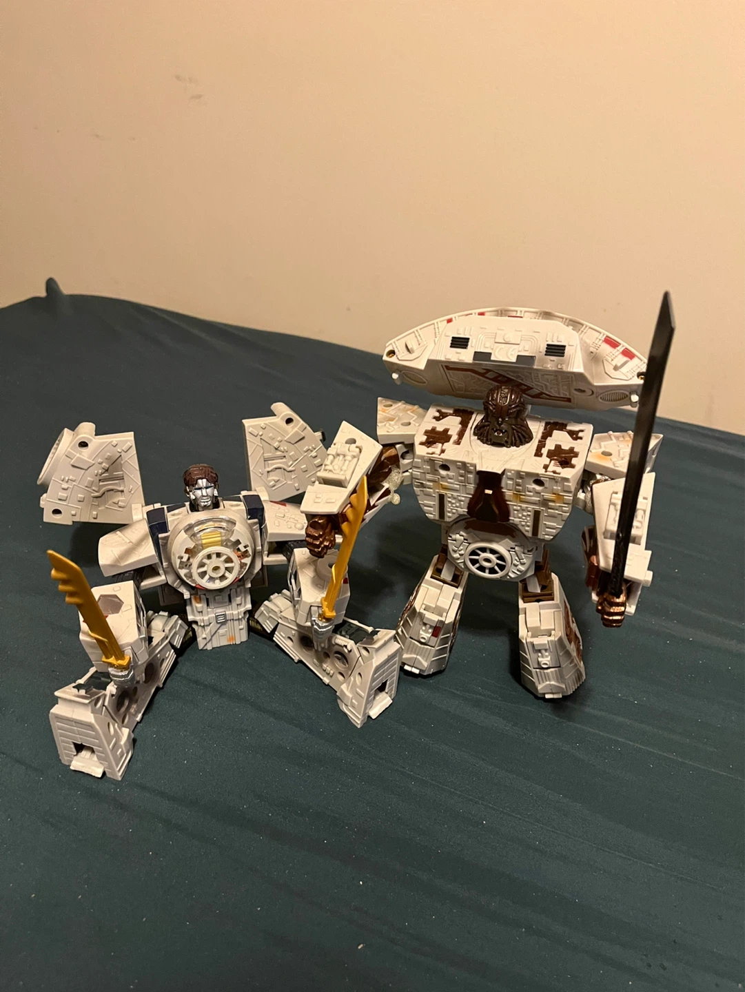 Transformers Star Wars Millennium Falcon - photo 2