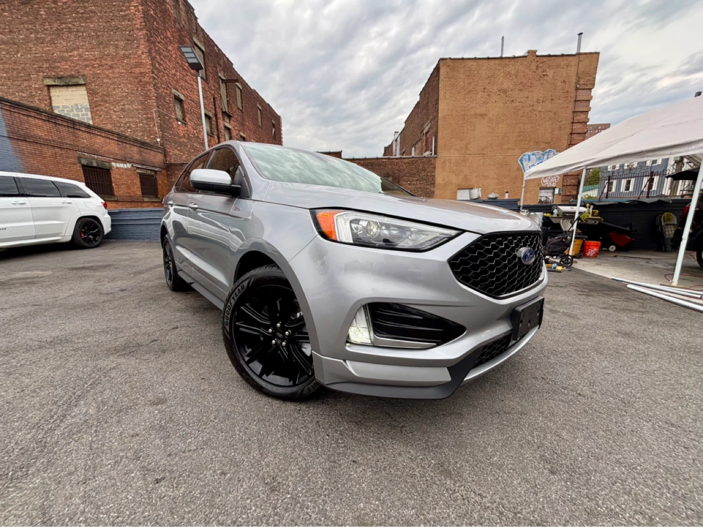 2020 Ford Edge SUV - Silver - photo 2