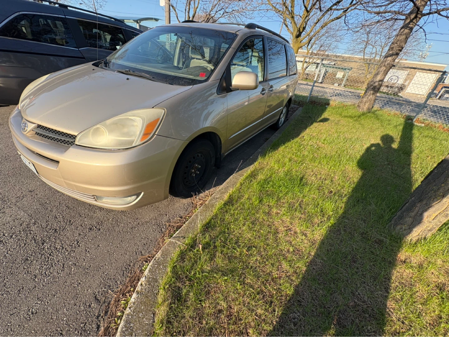 2004 Toyota Sienna LE - photo 3