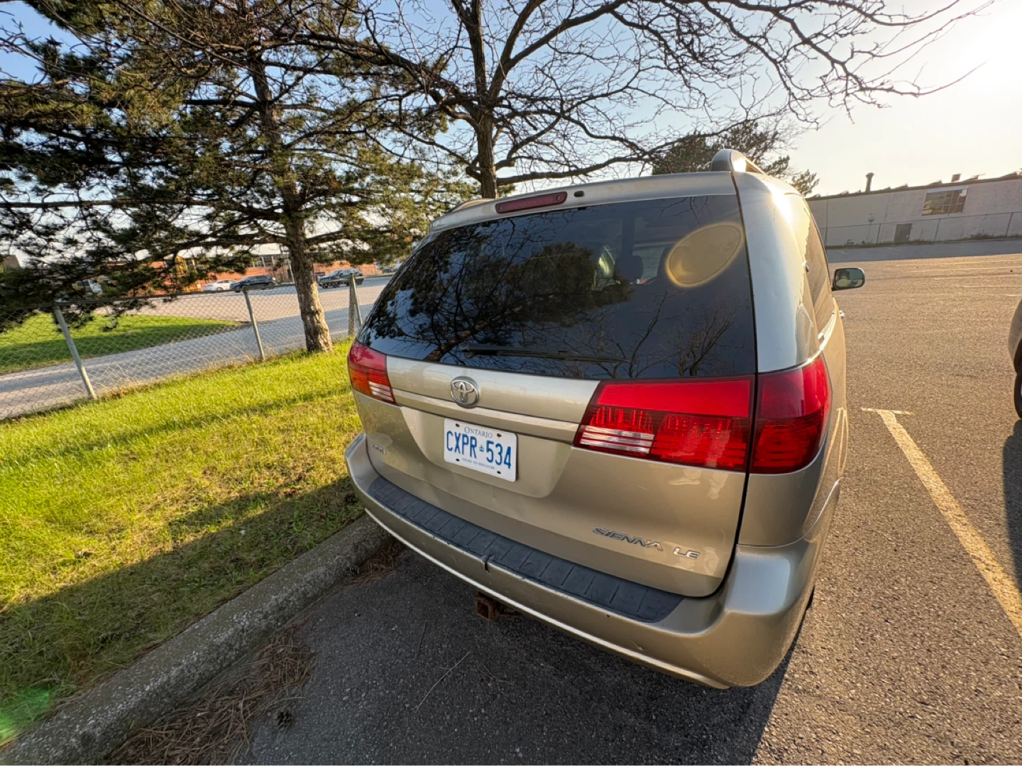 2004 Toyota Sienna LE - photo 4
