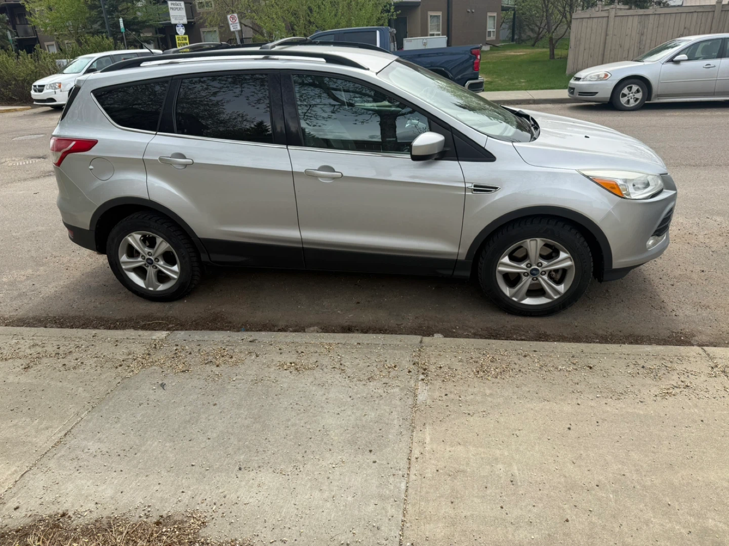 Ford Escape SUV - photo 2