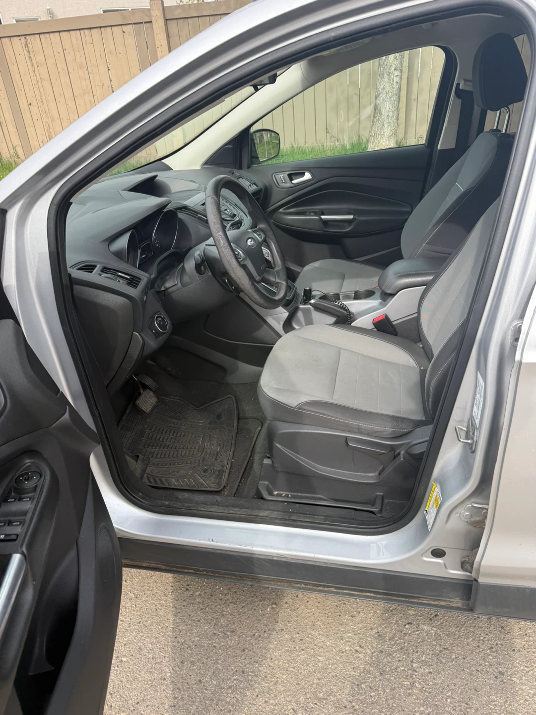 Ford Escape SUV - photo 5