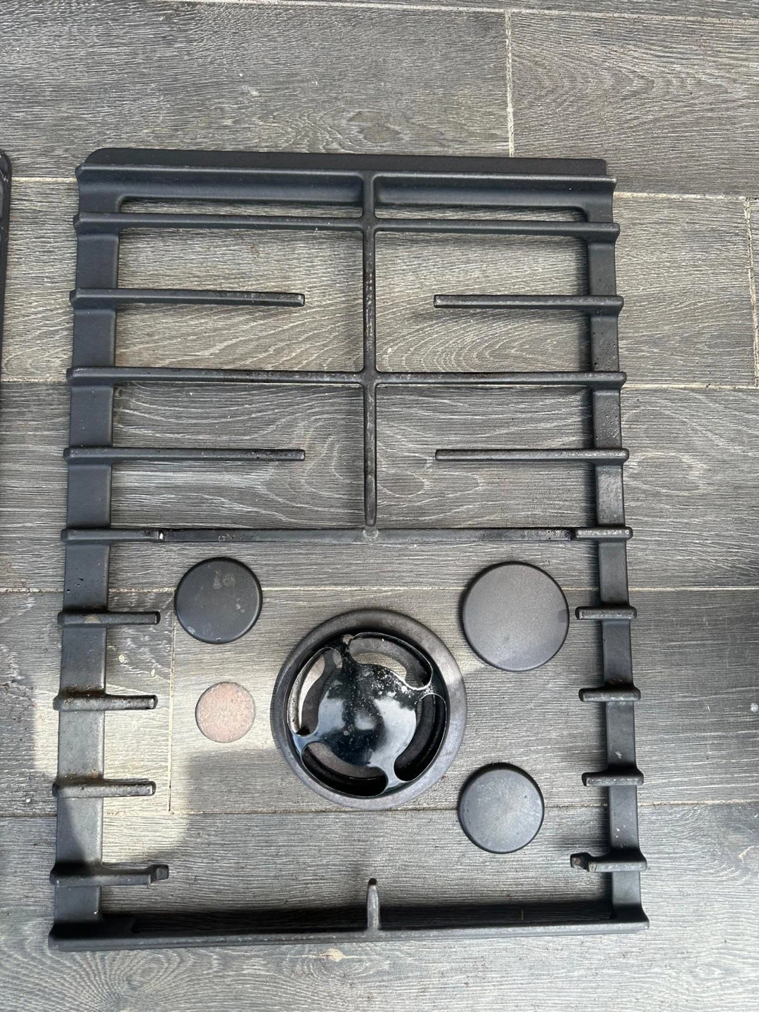 Set of 2 Black Gas Stove Grates and Burner Caps - photo 3