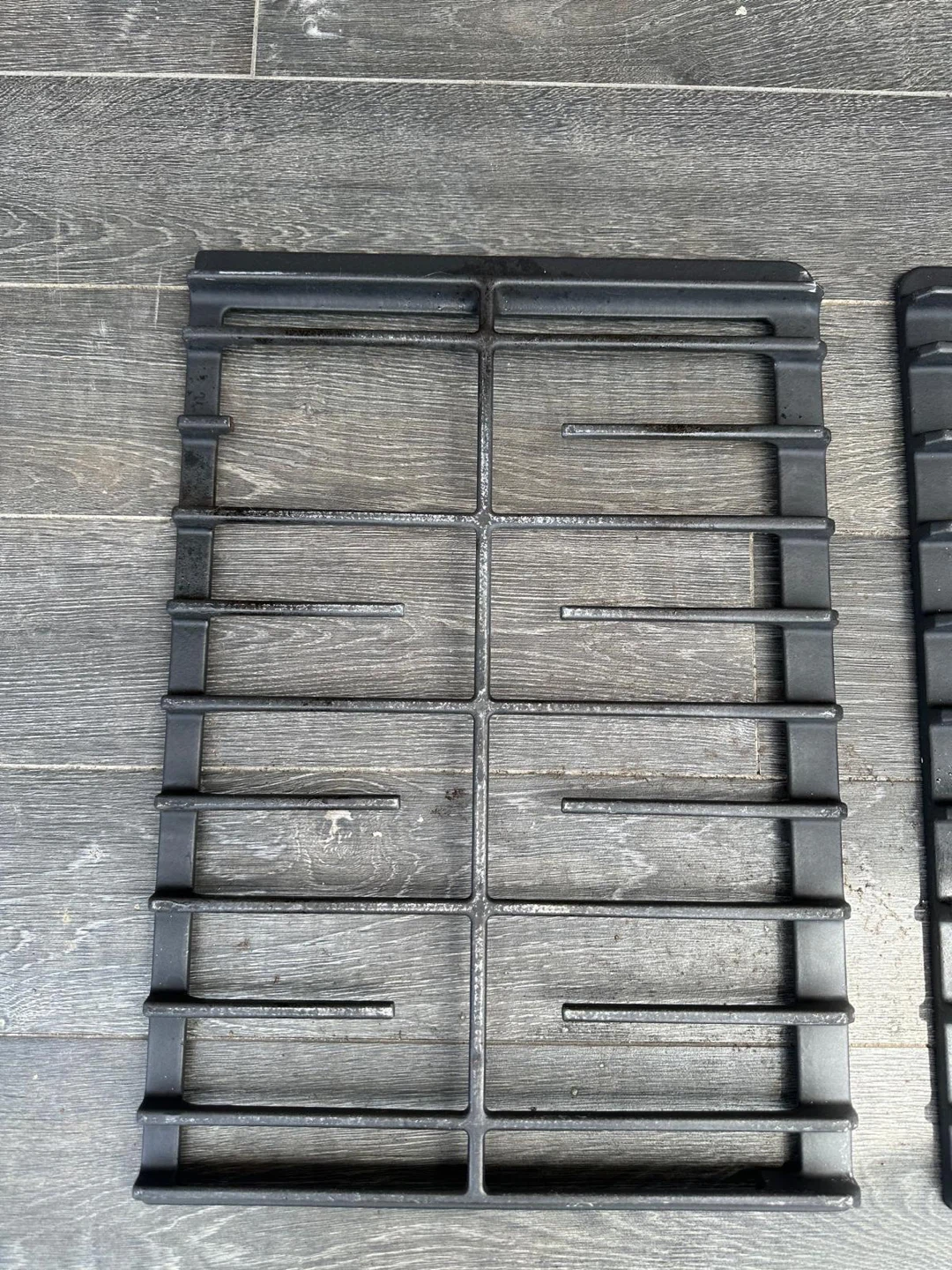 Set of 2 Black Gas Stove Grates and Burner Caps - photo 2