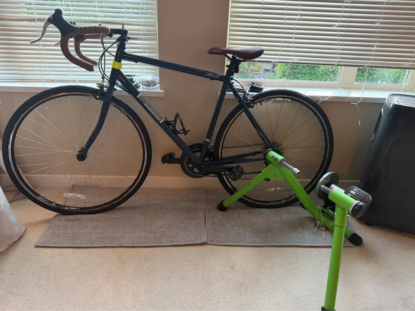 Supercycle Circuit Road Bike with Extras, Indoor Trainer! - photo 3