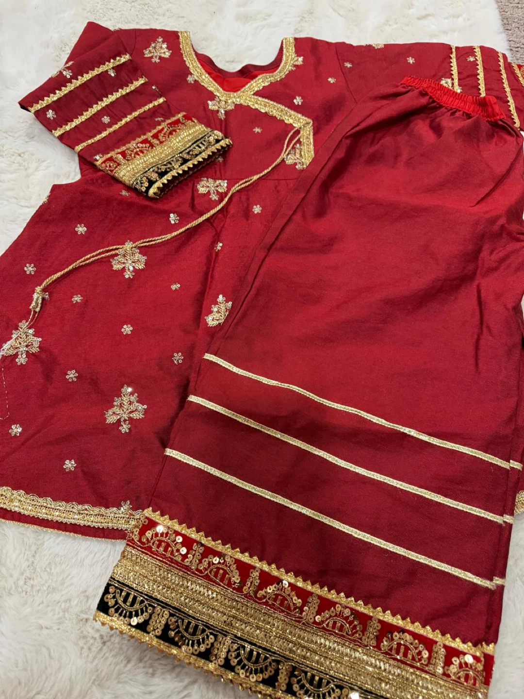 Red Embroidered Kurti with Pants and Dupatta - photo 3