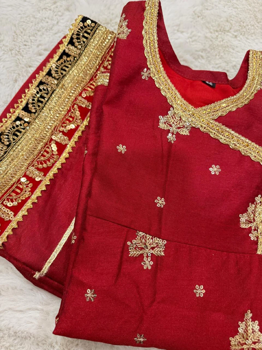 Red Embroidered Kurti with Pants and Dupatta - photo 2