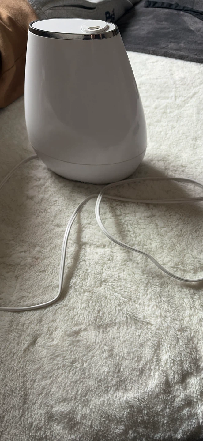White Essential Oil Diffuser - photo 2