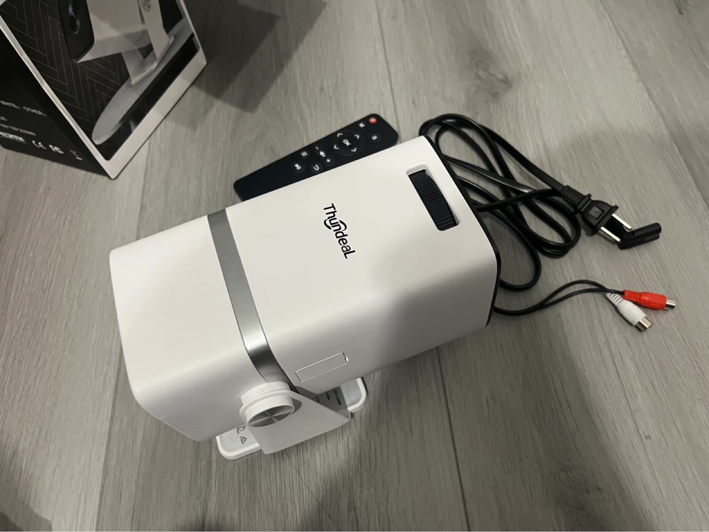 Thundeal TD80W Multimedia Projector - White - photo 5