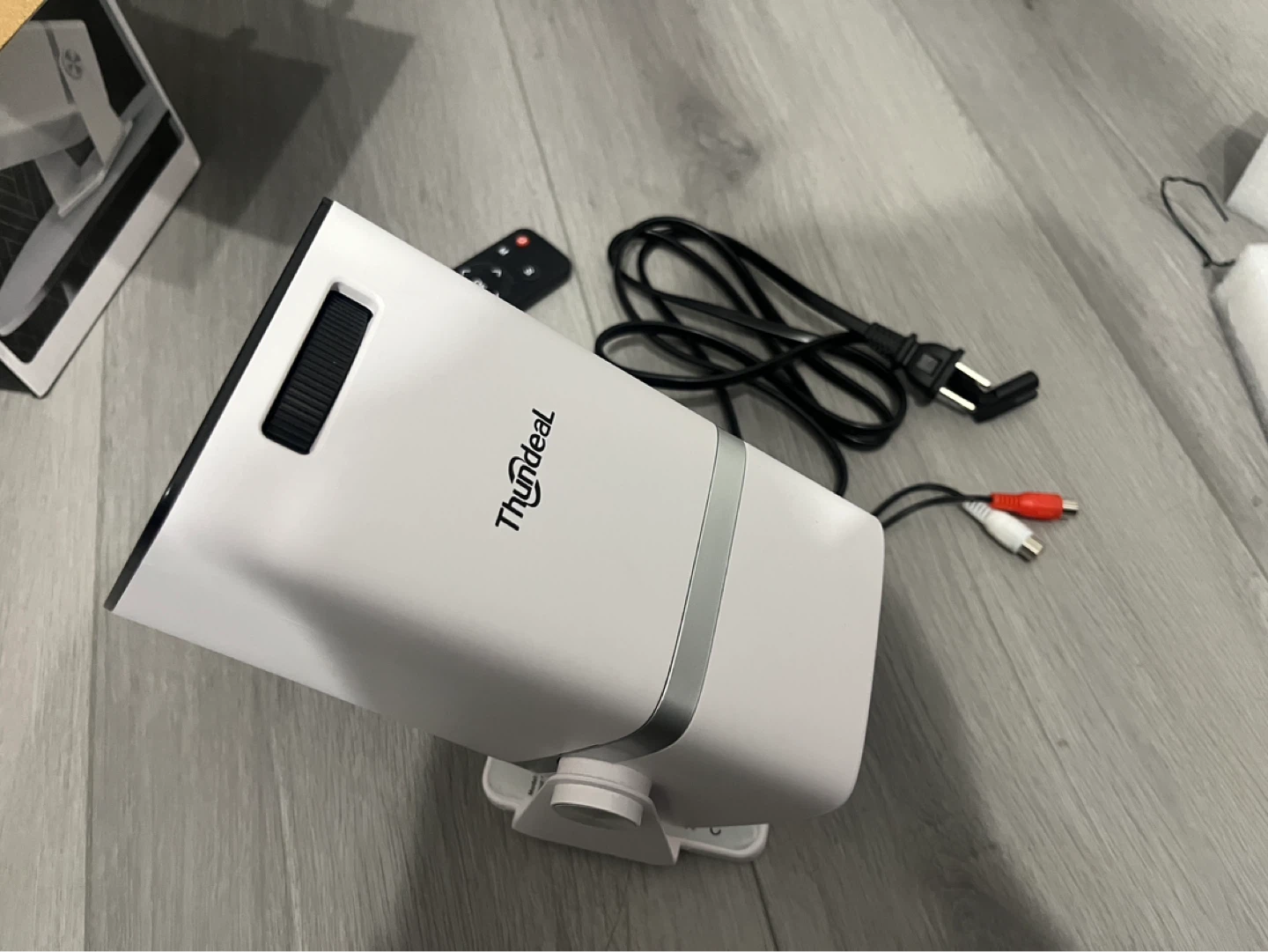 Thundeal TD80W Multimedia Projector - White - photo 4