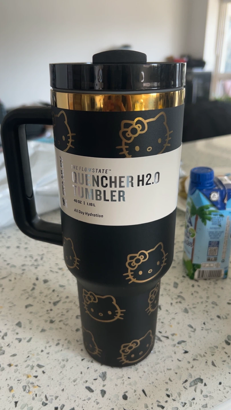 Stanley x Hello Kitty Quencher H2.0 Tumbler - 40 oz