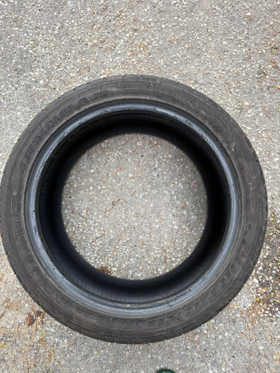 Joy road Tire 235/45ZR18