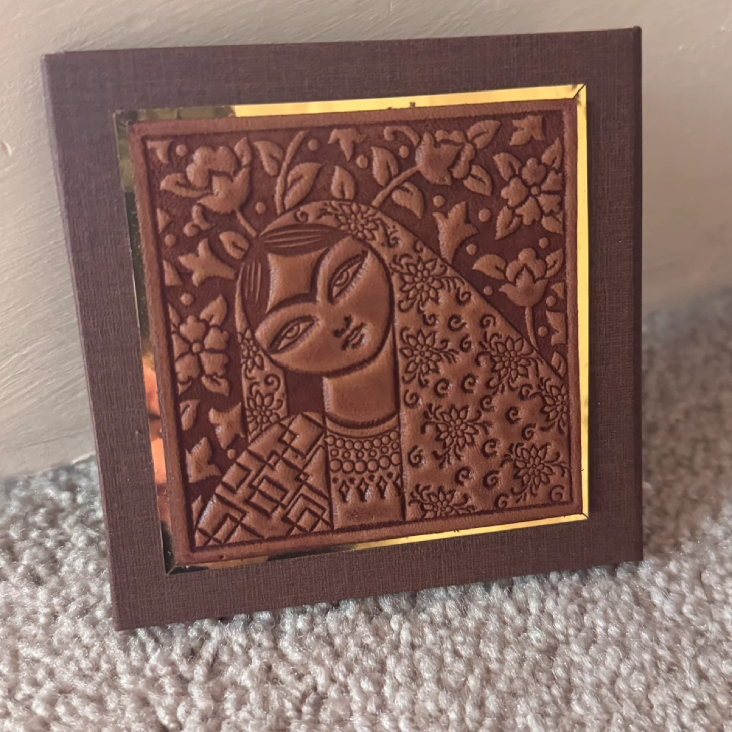 Decorative Embossed Compact Mirror with Case - photo 3