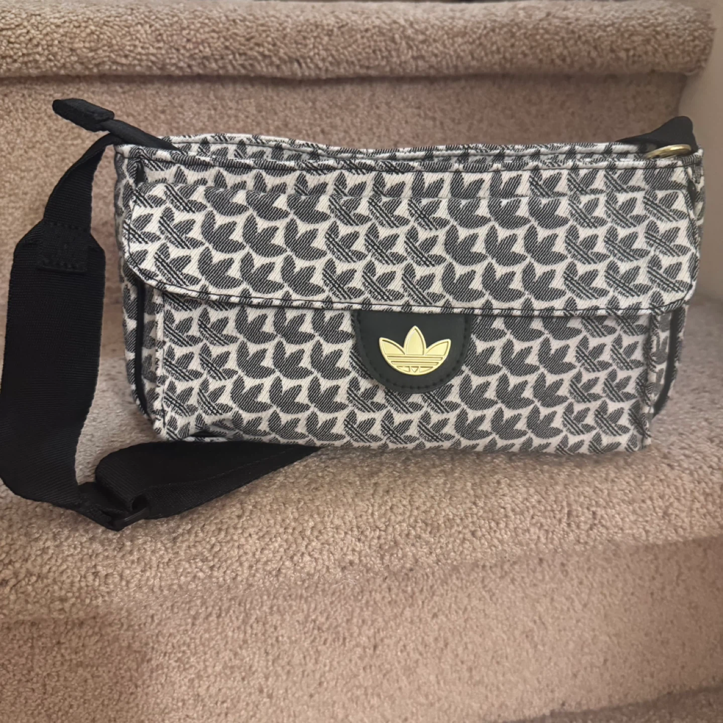 Adidas Patterned Shoulder Bag - photo 3