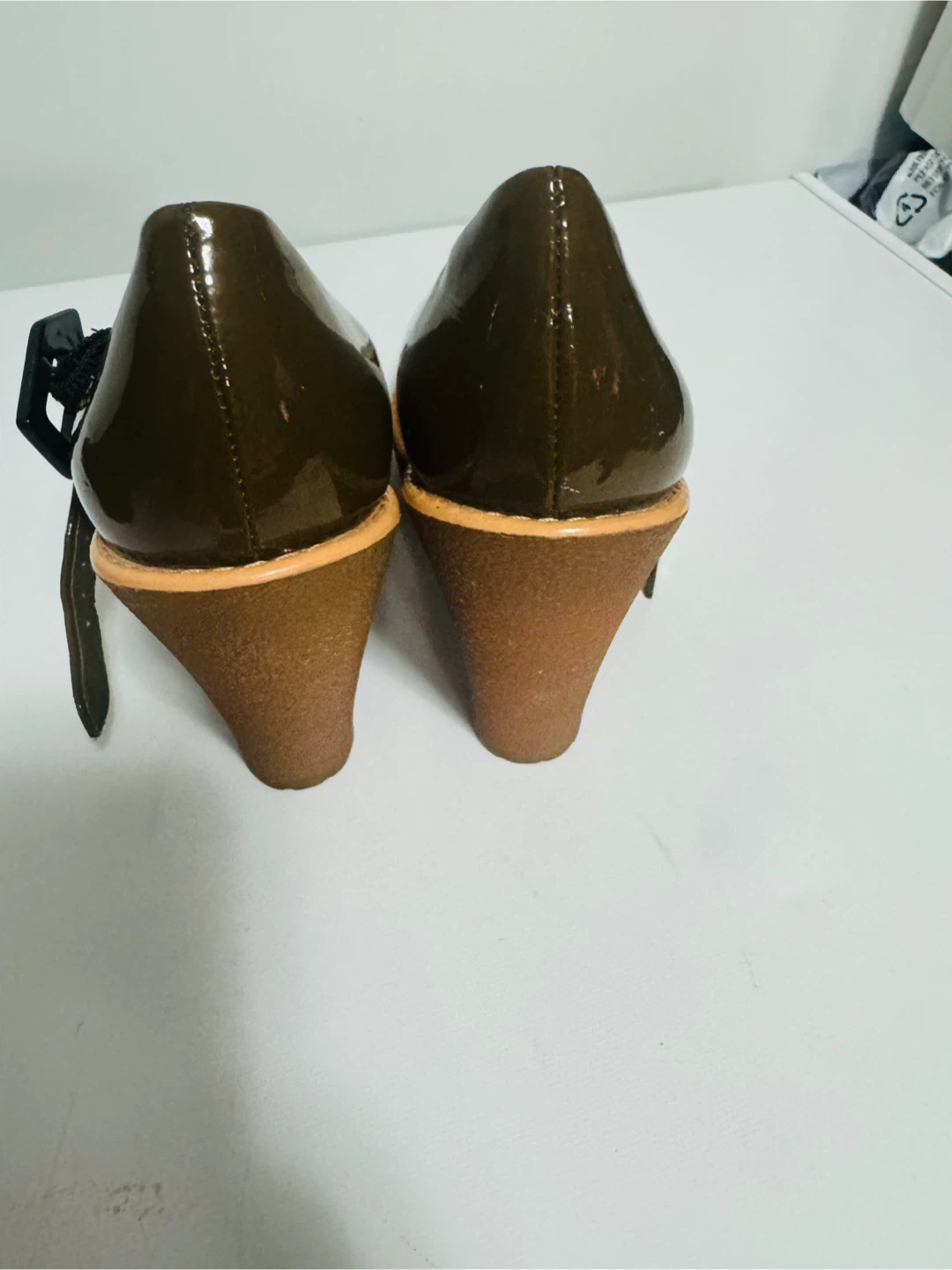 Marc by Marc Jacobs Brown Patent Mary Jane Heels - photo 4