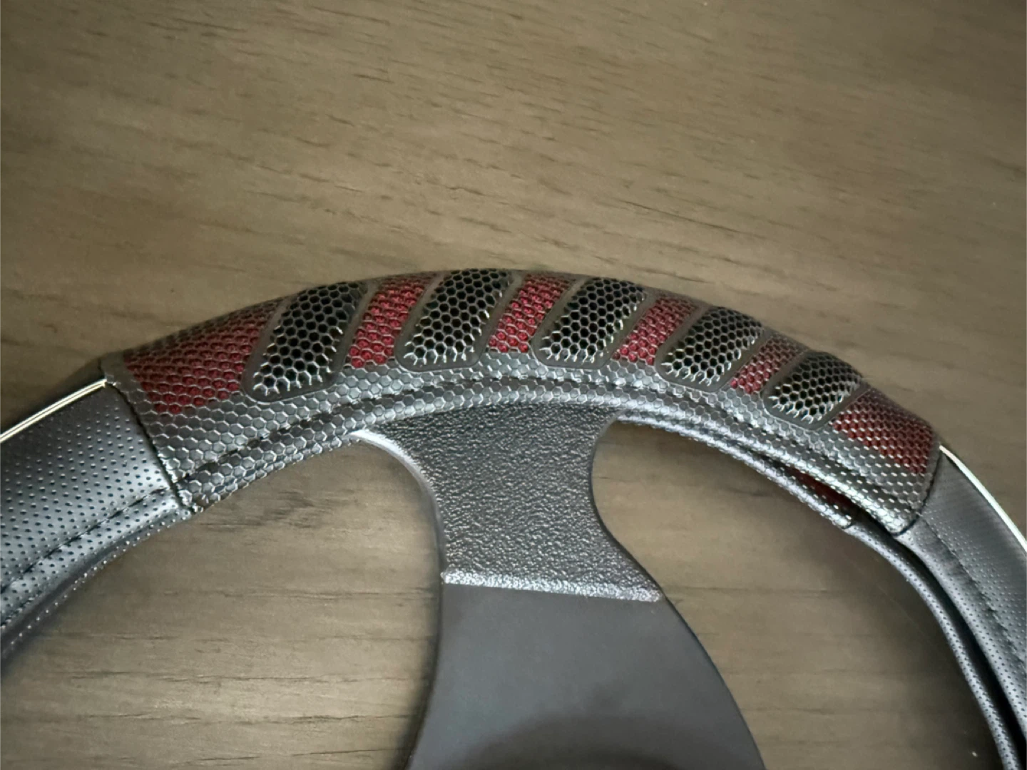 Red & Black Steering Wheel Cover - photo 3