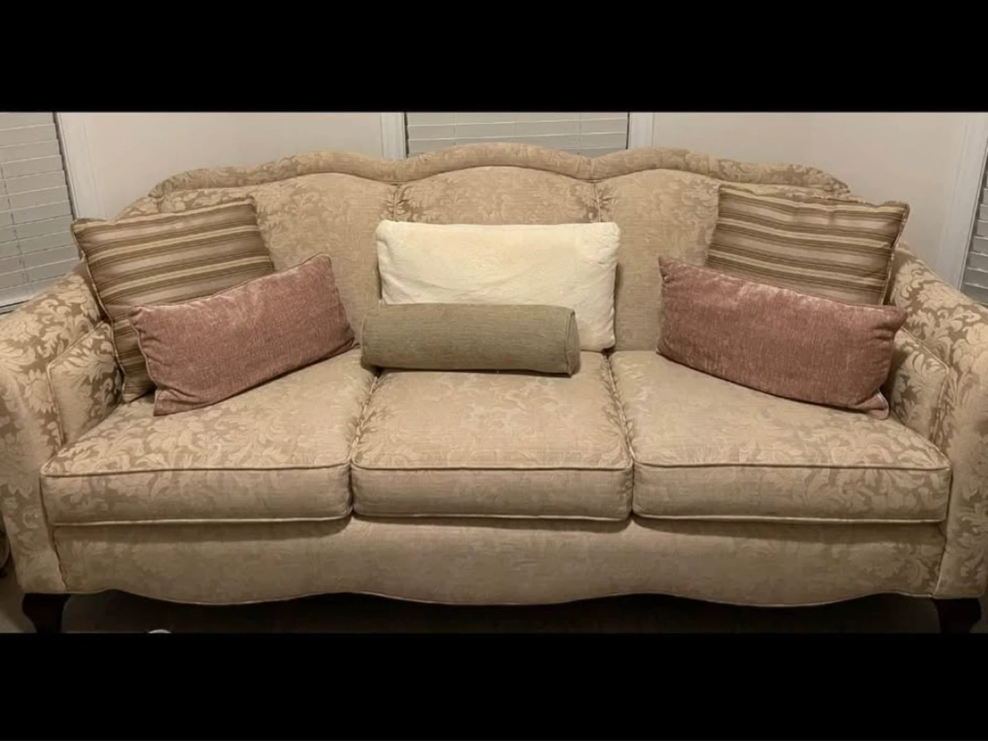 5 Piece Living Room Set with Rug and Coffee Table - photo 3