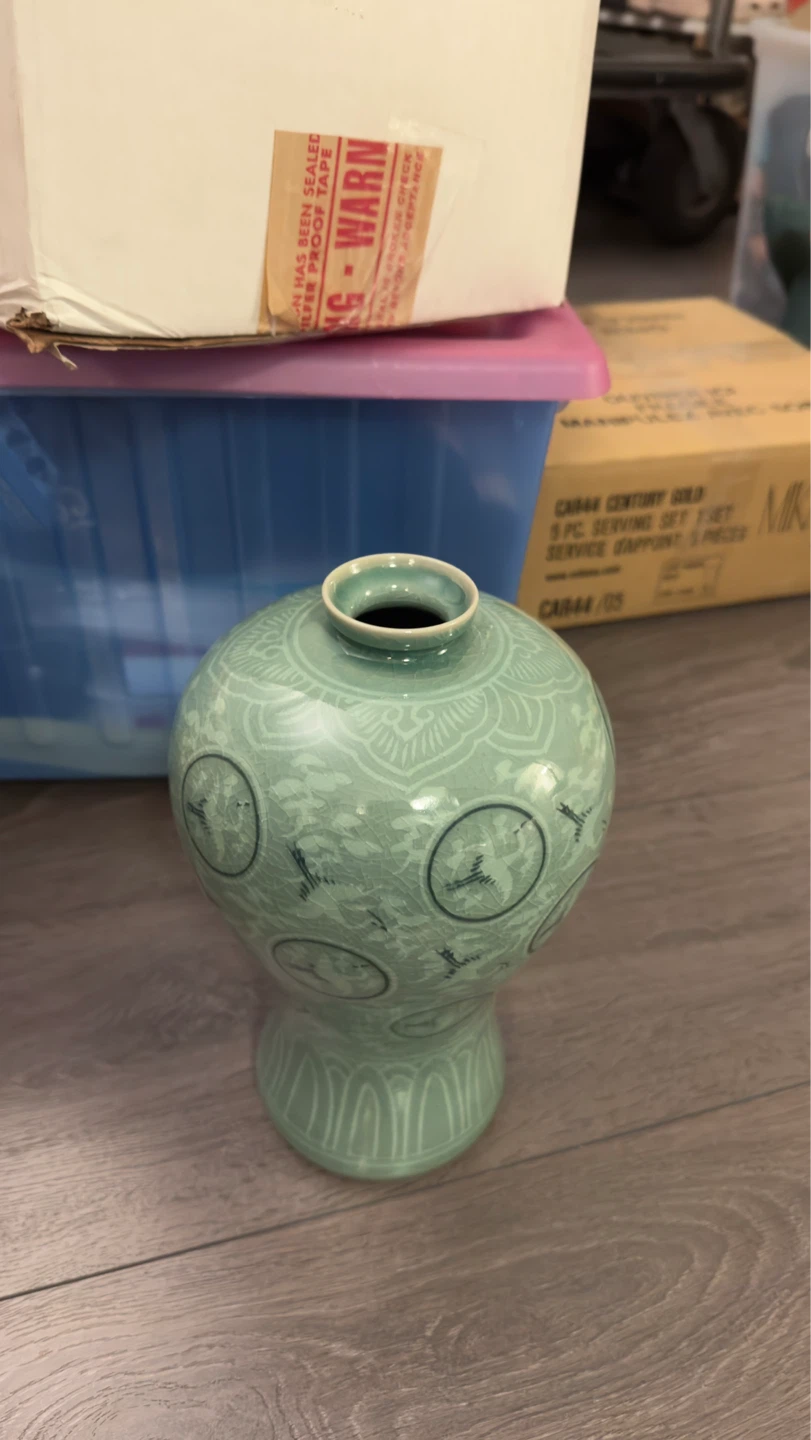 Green Ceramic Vase with Crane Design - photo 2