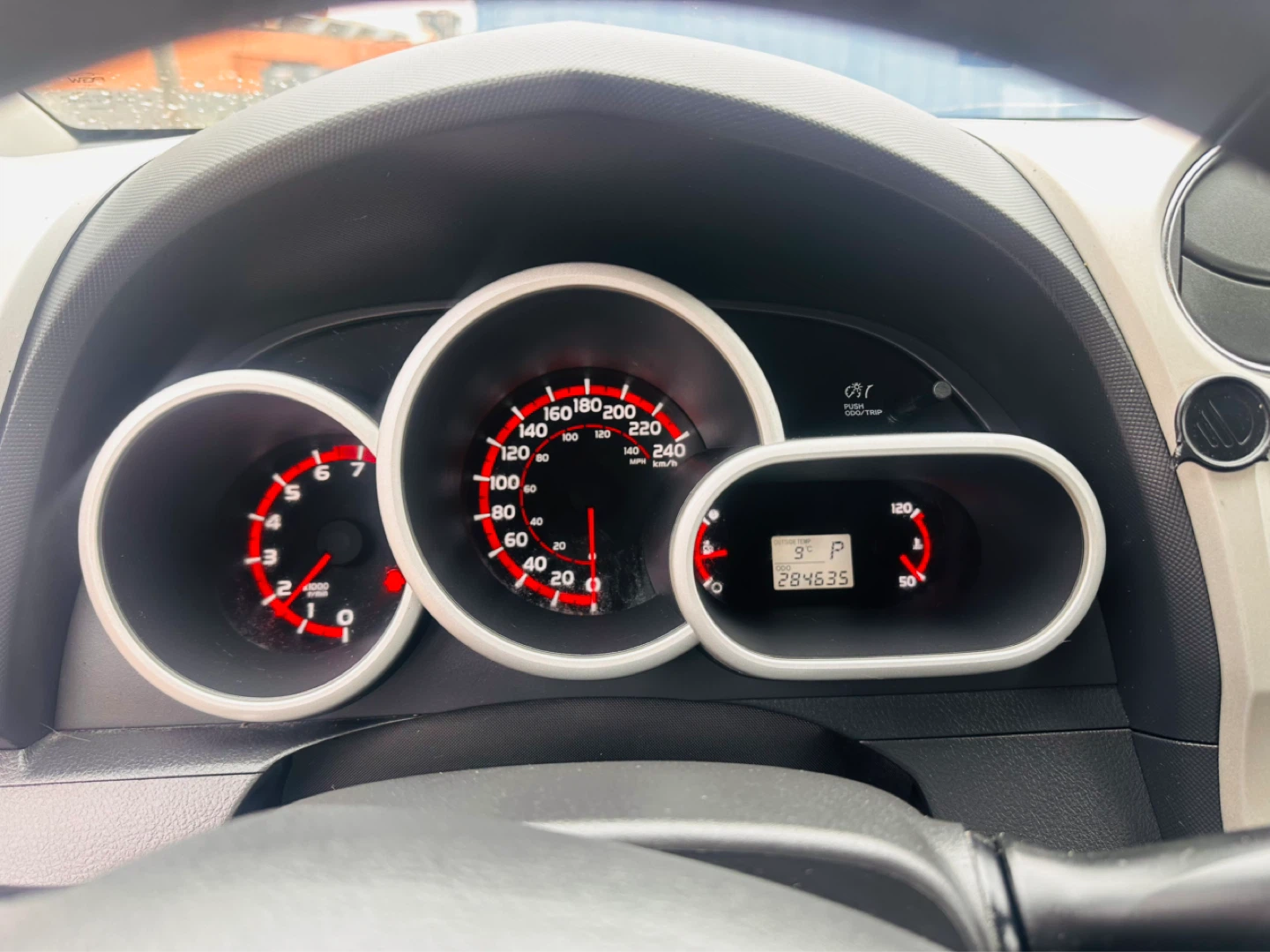 2010 Pontiac Vibe AWD - photo 3