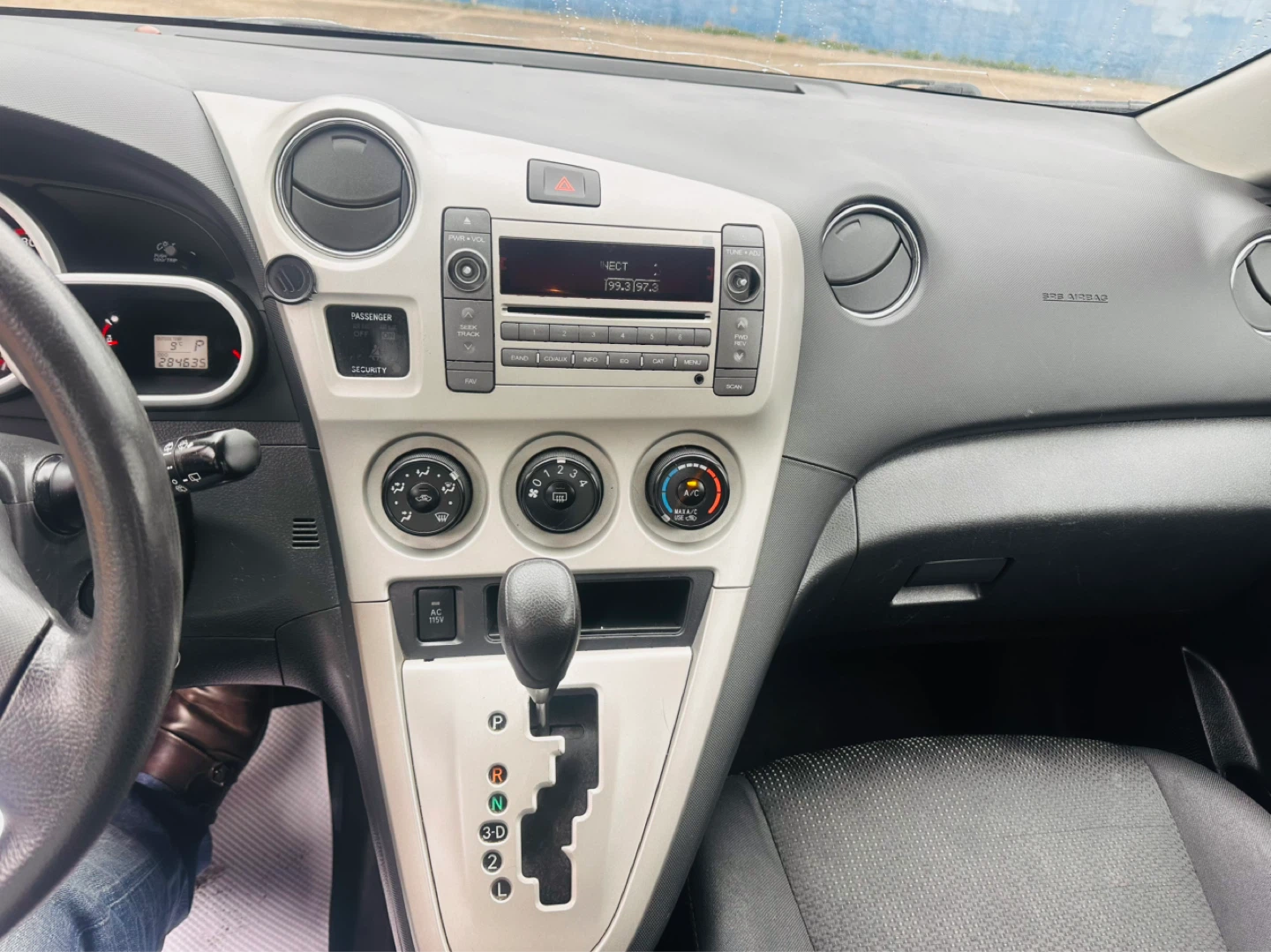 2010 Pontiac Vibe AWD - photo 4