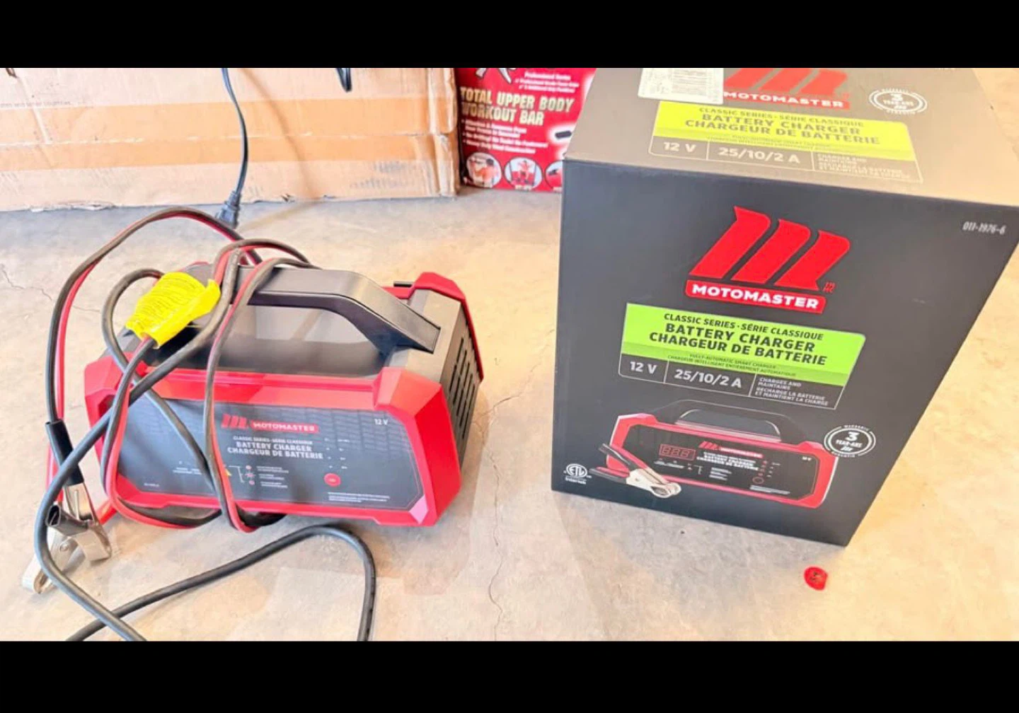 Motomaster Classic Series 12V Battery Charger
