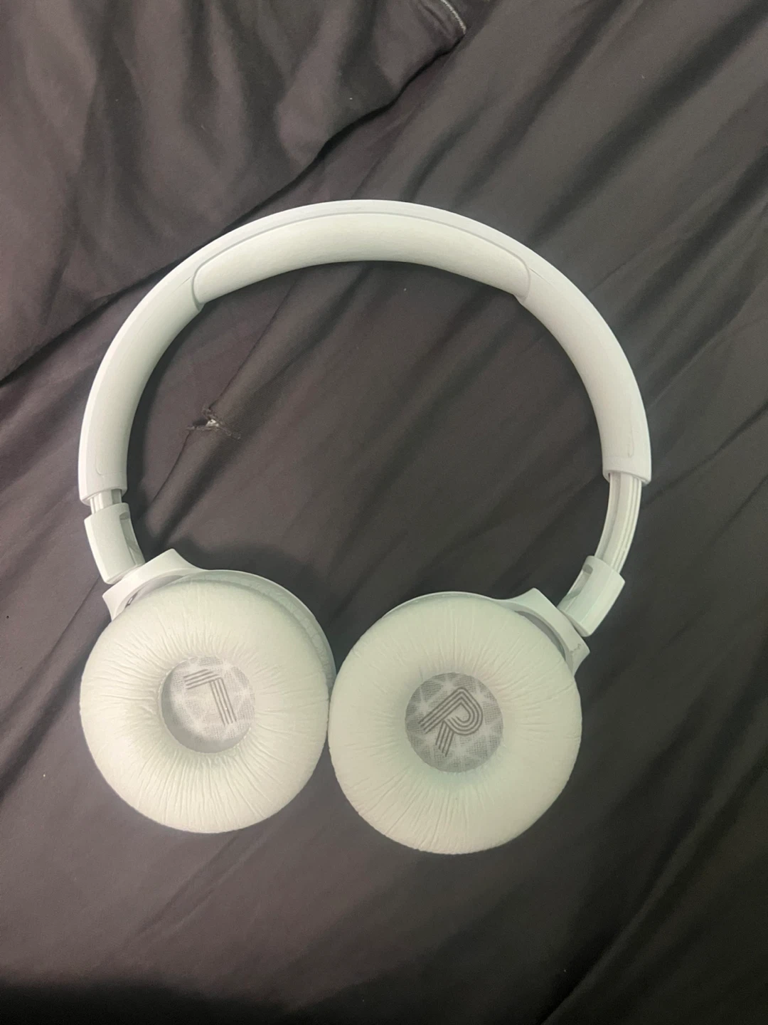JBL Tune 510BT Wireless On-Ear Headphones - White - photo 2