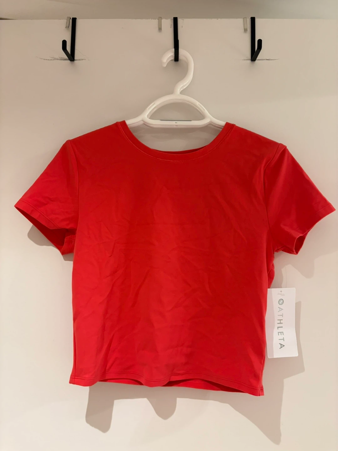 BRAND NEW Athleta Transcend Open Back Tee - Red - Size M
